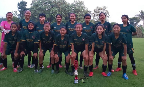 Trias FC Putri Sukses Boyong Trofi Juara Fourfeo Ladys