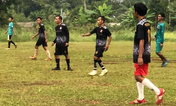 Jaga Imun Tubuh, Asal Girang FC Jalin Pertandingan Silahturahmi dengan Alap-alap FC