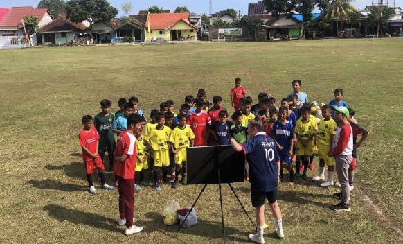 Perbaiki Sistem Bermain Siswa Persip Coach Emily Gelar Coaching Clinic