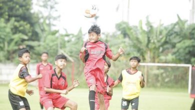 Kenalkan Atmosfer Sepak Bola Profesional, Operator JPL Gelar Trofeo