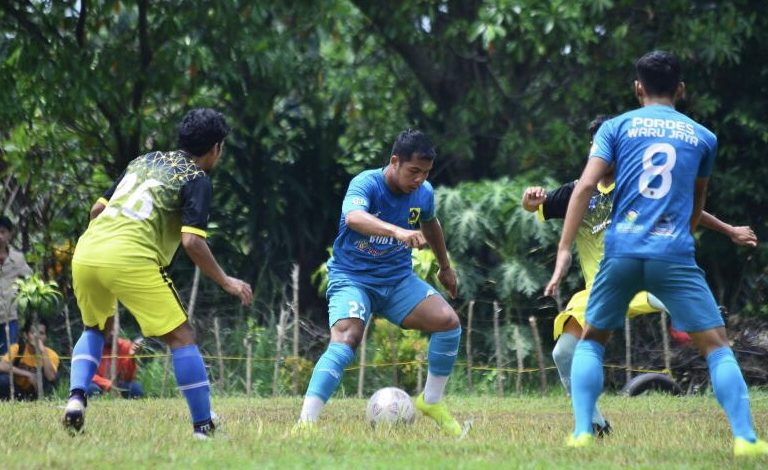 2 Gol Eighteen FC Pupuskan Asa Pemdes Waru Jaya di Final Kades Cup 2022