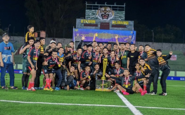 Legend Persib’ Cetak Gol, Trofi Juara Panglima Siliwangi Jadi Milik Keraton