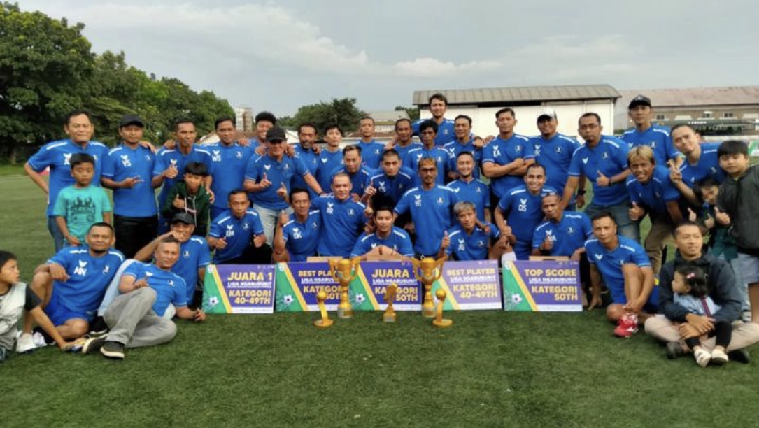 Seven Three FC Juara Liga Ngabuburit KU 40-49 Tahun