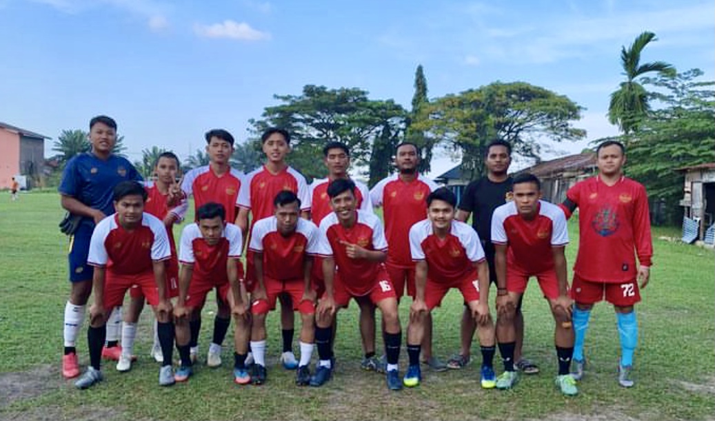 Libur Akhir Pekan, New Born FC Bersilaturahmi ke Arpab FC