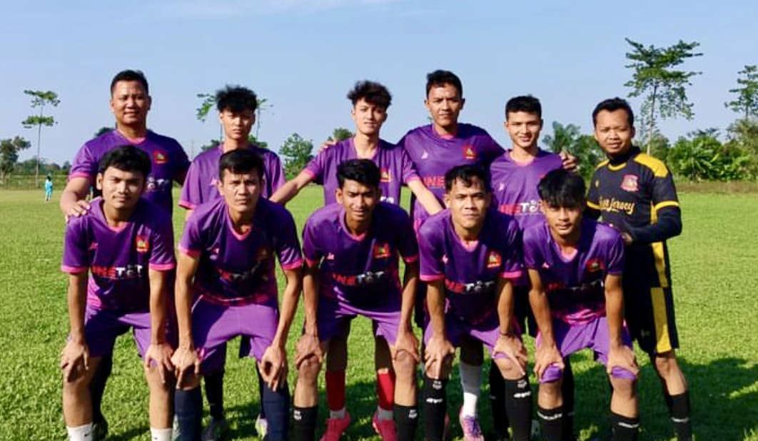 Solid FC Adu Ketajaman dengan FC Santos di Friendly Match