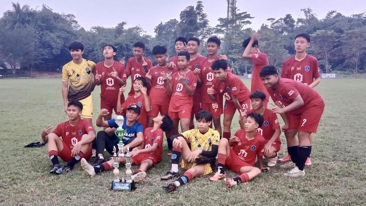 Kumpulkan Nilai Sempurna, SSB Sparta 1979 Angkat Trofi Juara Trofeo